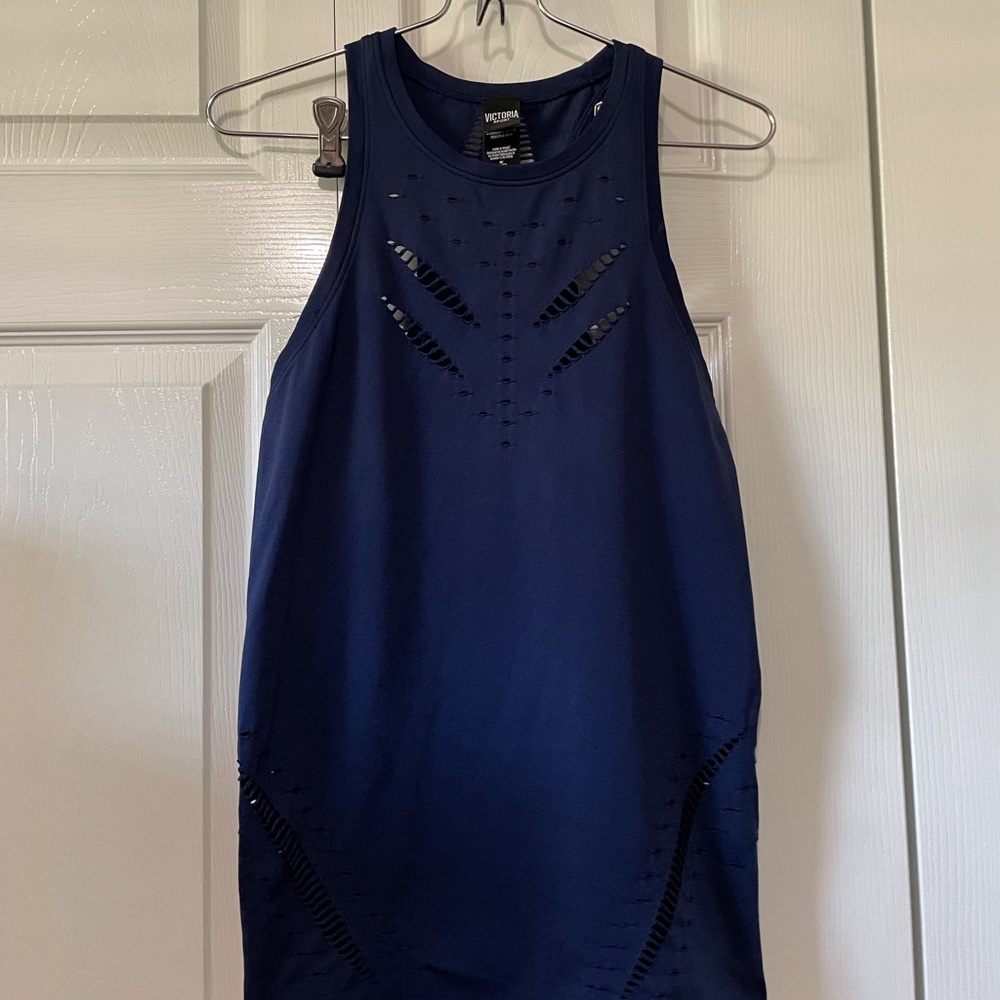 Victoria’s Secret slim fit workout tank